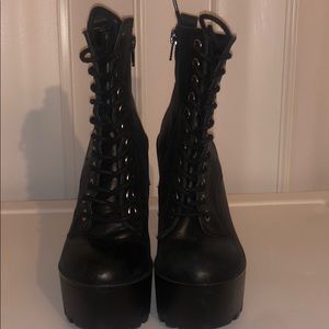 STEVE MADDEN Platform Combat Boots